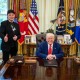 特朗普与马斯克爆发争端 特斯拉市值蒸发1,500亿美元